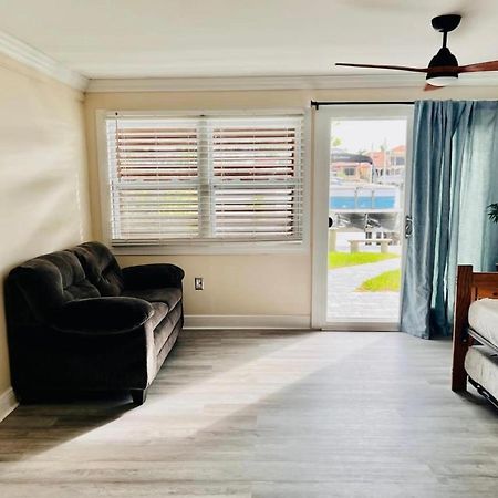 Cheerful Home With One Bedroom Cape Coral Eksteriør bilde