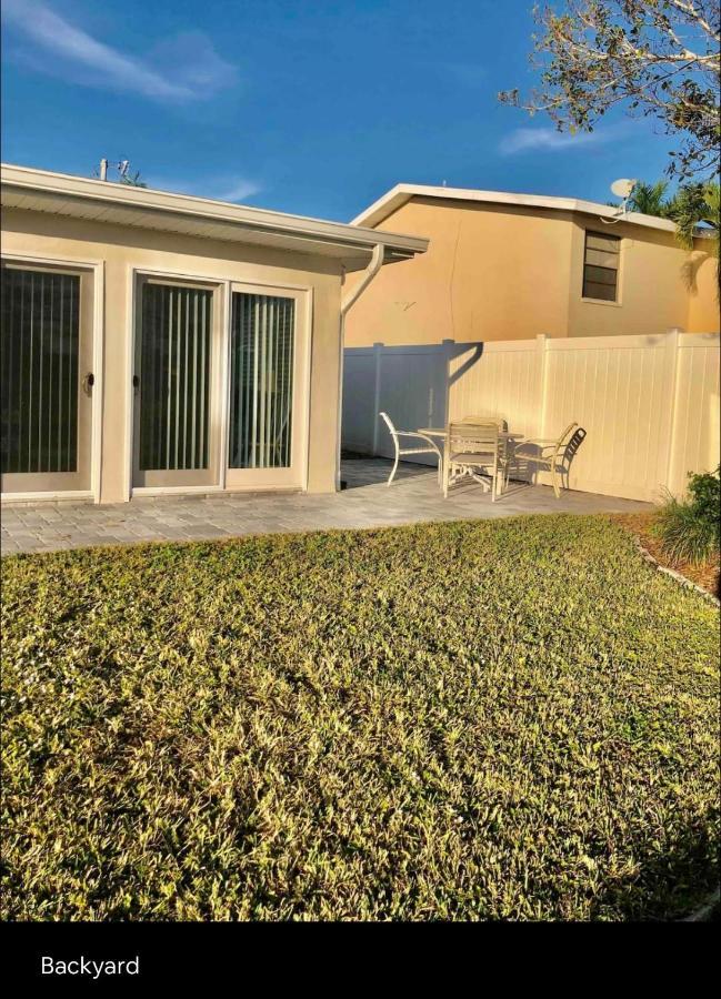 Cheerful Home With One Bedroom Cape Coral Eksteriør bilde