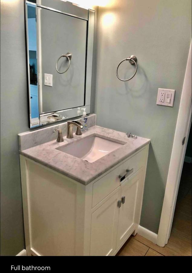 Cheerful Home With One Bedroom Cape Coral Eksteriør bilde